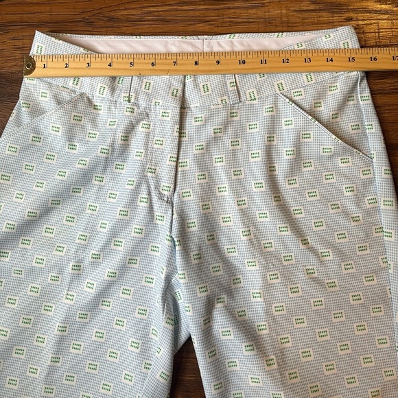 Peter Millar Wicking Womens Dress Golf ‎ Bermuda Shorts Geometric White Blue 4 - Picture 3 of 7